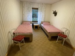 Trollhaus &raquo; Ferienwohnung Untertroll &raquo; Zimmer 2 Waldtroll